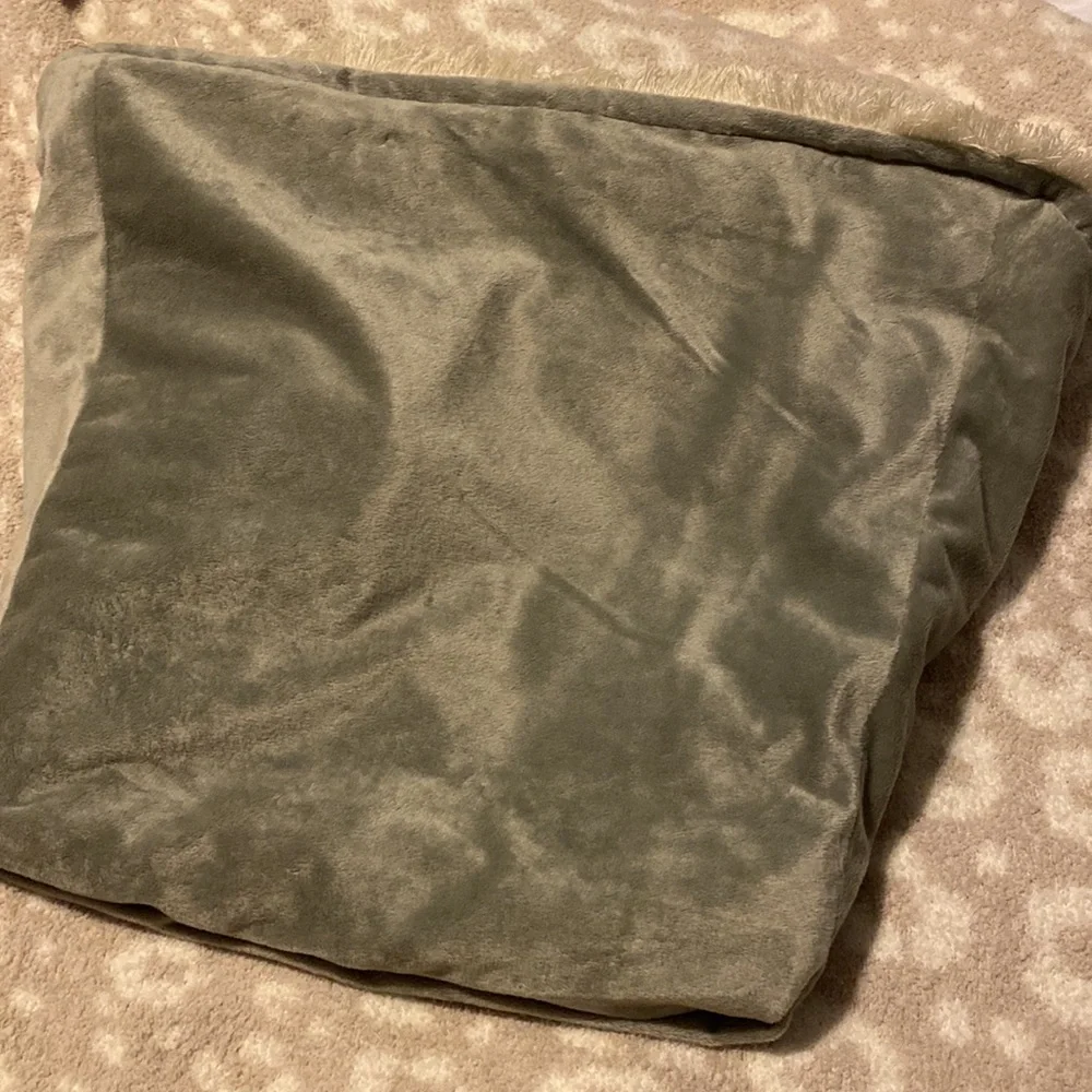 Crinkle cat sack